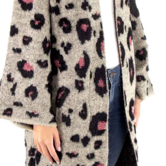Anthropology-Do Everything In Love Brand Cardi - Picture 6 of 11